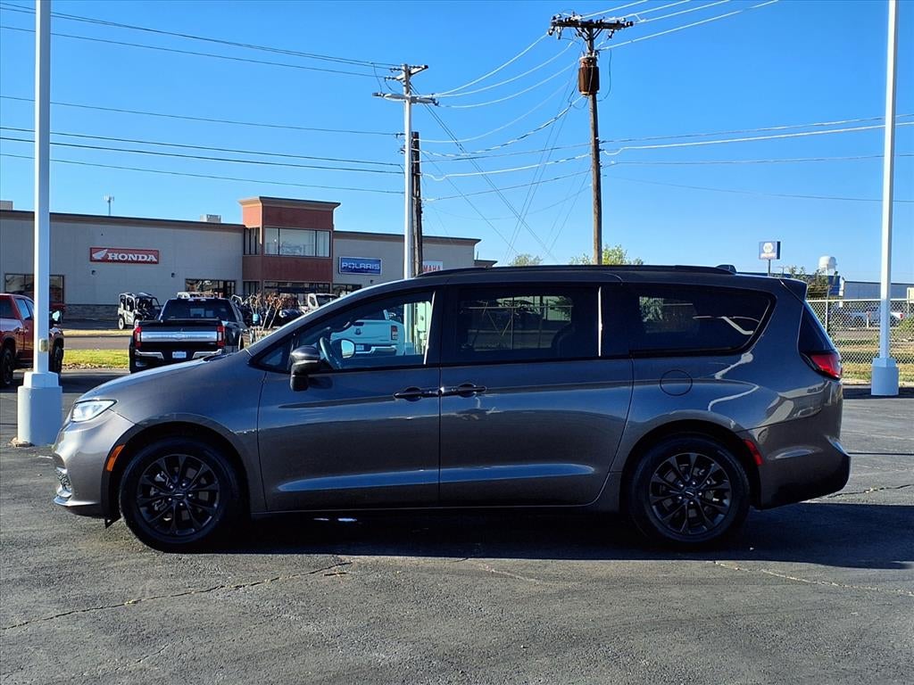 2022 Chrysler Pacifica Touring