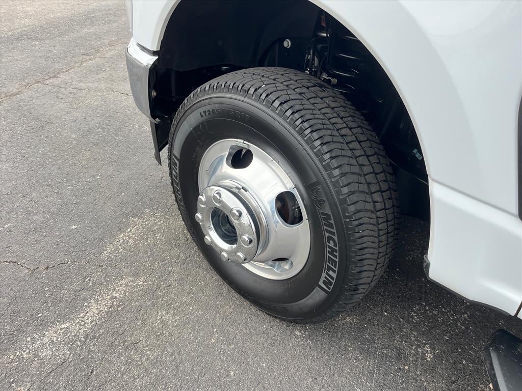 2024 Ford Super Duty F-350 DRW XL