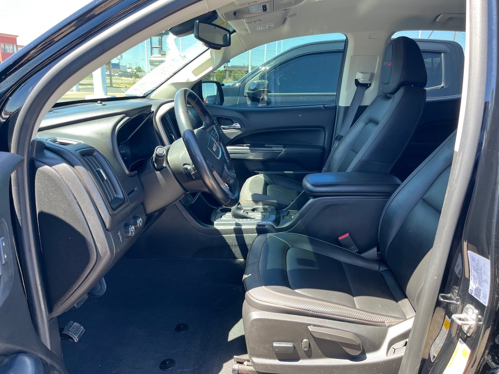 2022 GMC Canyon AT4 - Leather
