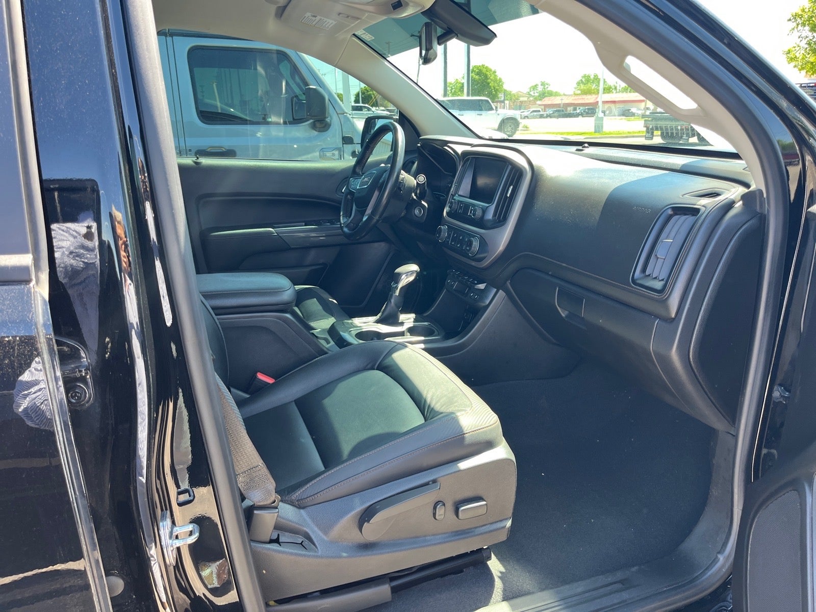 2022 GMC Canyon AT4 - Leather