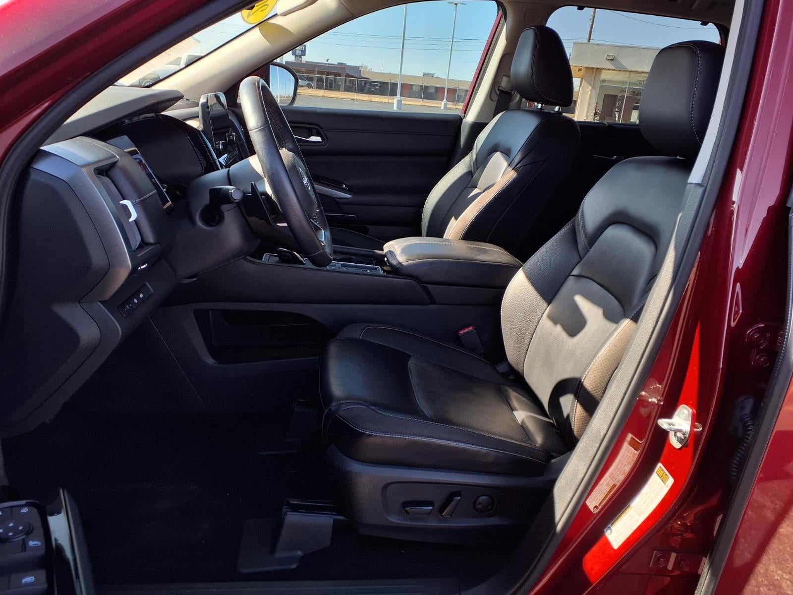 2023 Nissan Pathfinder SL