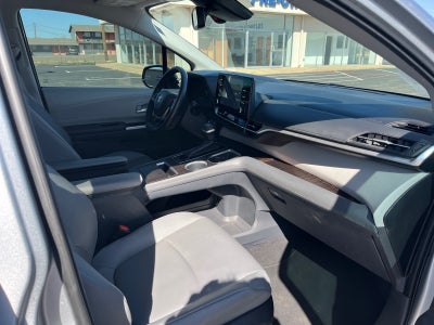 2022 Toyota Sienna XLE