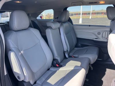 2022 Toyota Sienna XLE